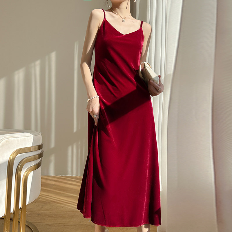 纯色金丝绒吊带设计感连衣裙女春夏无袖法式复古内搭裙子过膝长裙,女装/女士精品,连衣裙,淘宝优惠券,粉丝福利购,淘宝优惠卷