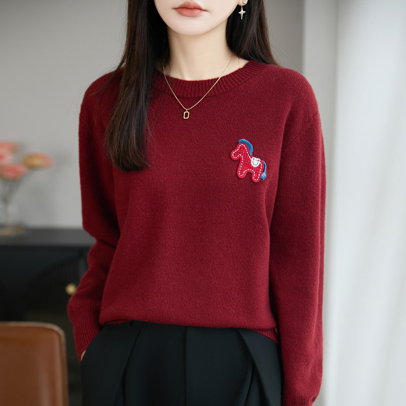 休闲风圆领小马刺绣羊毛针织毛衣女宽松套头新年红色百搭打底衫,女装/女士精品,毛针织衫,淘宝优惠券,粉丝福利购,淘宝优惠卷