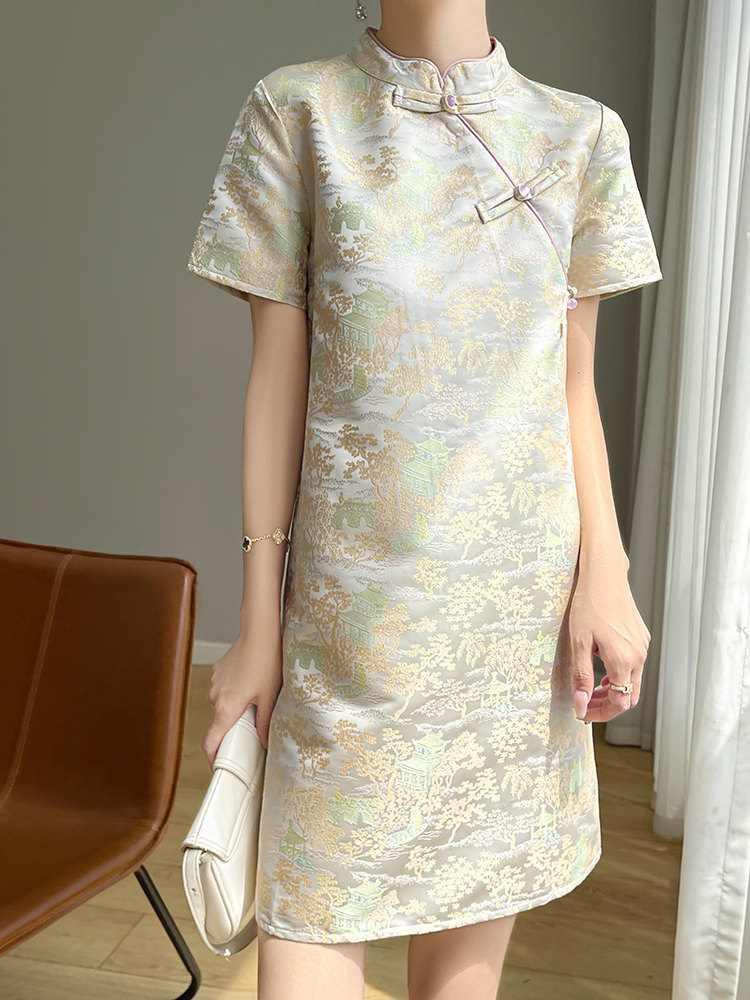 여성을위한 새로운 중국 스타일 국가 스타일 자카드 개선 치파오 스커트 2024 여름 절묘한 하이 엔드 기질 버튼 반팔 드레스