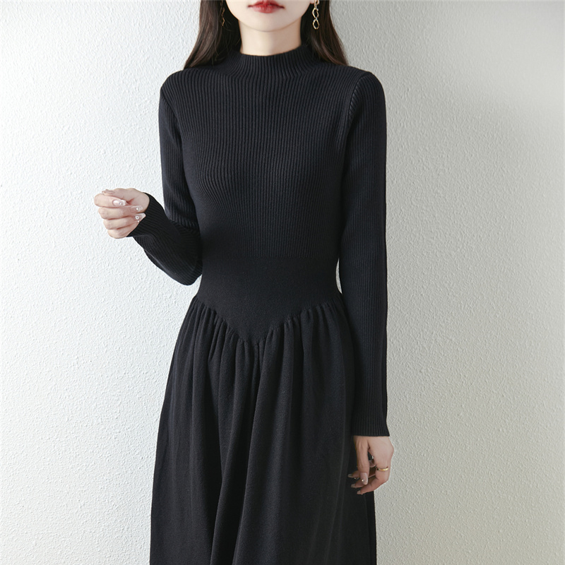 2025冬季新款针织连衣裙赫本风半高领毛衣搭配大衣中长内搭打底衫