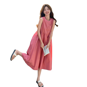 韩系粉色海边度假风连衣裙女2025夏季新款独特漂亮减龄无袖背心裙图片