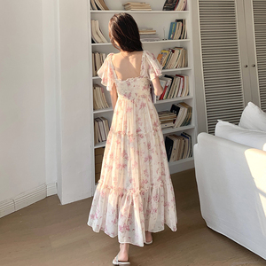 夏日绝美度假风露肩连衣裙女2025新款优雅富家千金感吊带碎花长裙图片