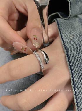 冷淡风2025年新款灵蛇形戒指女小众设计高级感轻奢食指戒开口指环