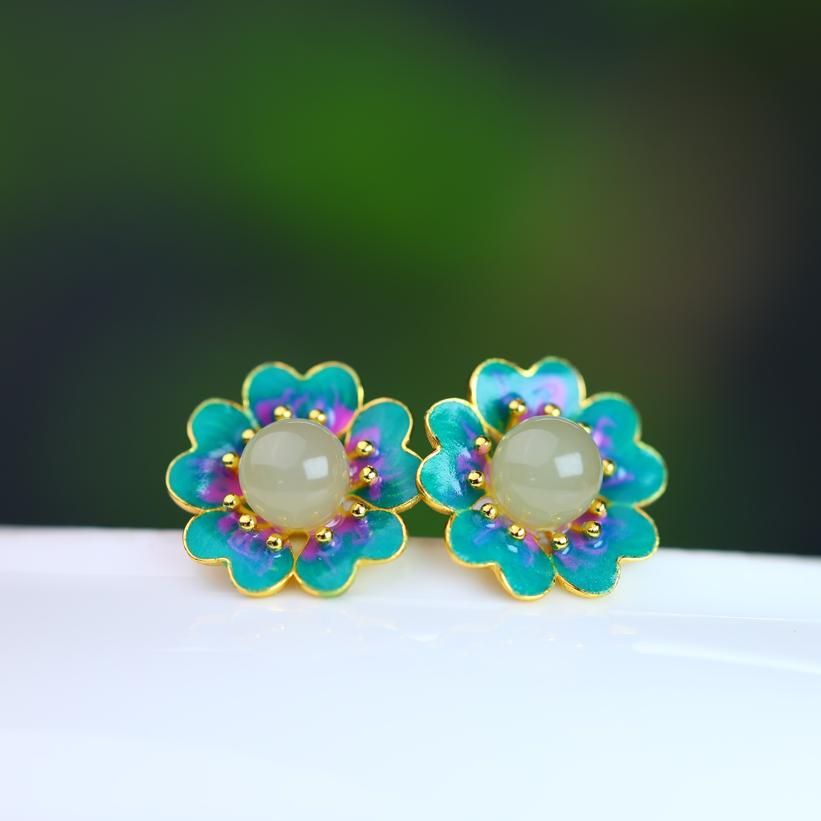 天然和田玉青白玉花朵925银耳钉