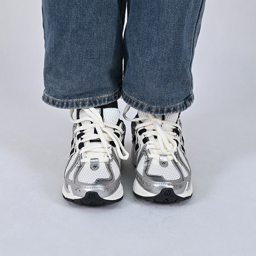 NEWBALANCE百搭运动鞋