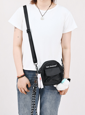 NEW BALANCE NB新款女子斜挎包运动休闲单肩包潮流小包LAB52404