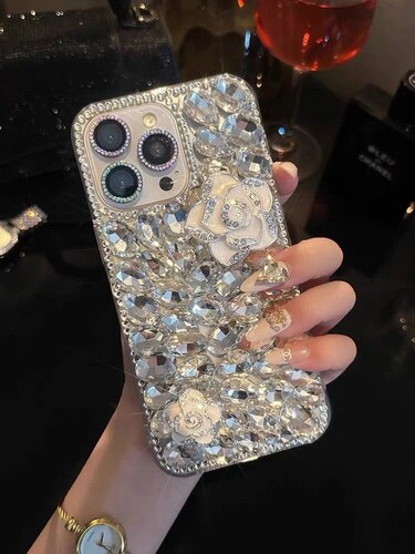 适用苹果iphone15plus14pro131211promax手机壳创意Xsmax女款XR奢华山茶花水钻6s78plus全包防摔软壳网红镶钻