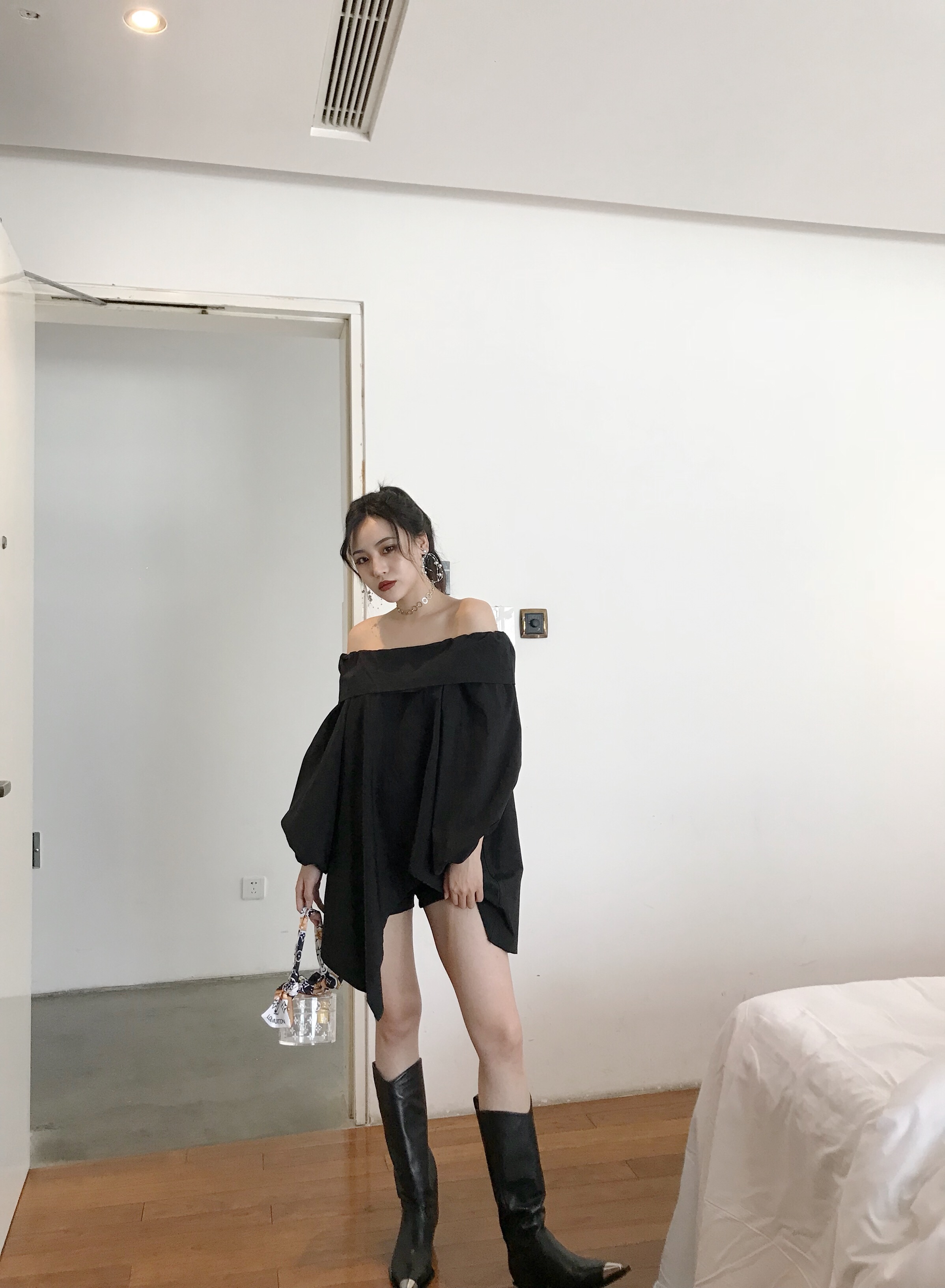 пî×ÔÖÆÐ±¼çÒ»×Ö¼çÐԸж¼ç¿íËÉÏÔÊݶàÖÖ´©·¨²»¹æÔò³ÄÉÀ