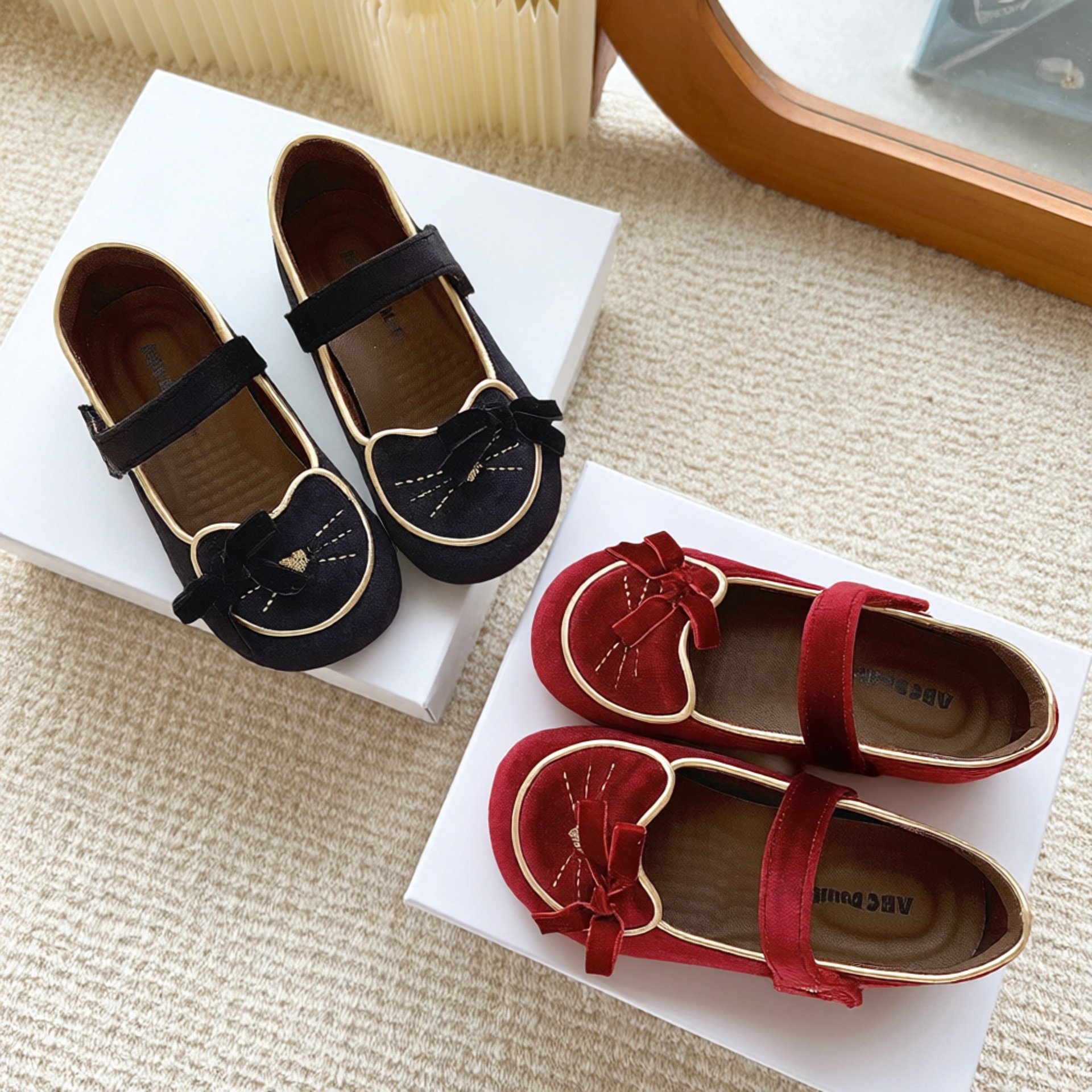 女童蝴蝶结公主鞋2025春季新款儿童丝绒鞋子宝宝豆豆鞋浅口单鞋潮,童鞋/婴儿鞋/亲子鞋,儿童汉服鞋,淘宝优惠券,粉丝福利购,淘宝优惠卷