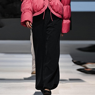 专柜689元 折扣2025年冬季 商场品牌女装 磨毛牛仔裤 米T系列