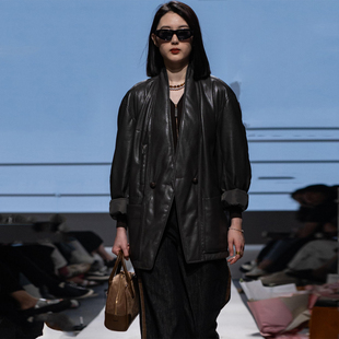 专柜1939元 折扣2025年冬季 商场品牌女装 90绒PU皮羽绒服 祖系列