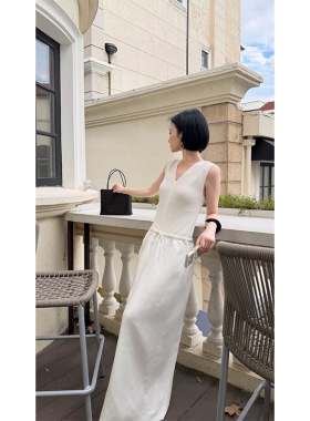 气质长裙V领无袖设计显瘦百搭