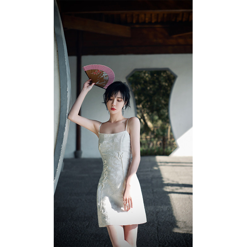 NANASTORE吊带连衣裙女2024春季新款碎花a字裙子白色收腰中长款,女装/女士精品,连衣裙,淘宝优惠券,粉丝福利购,淘宝优惠卷