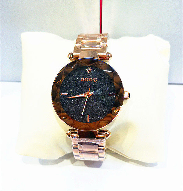 正品香港古欧guou手表女表满天星空钢带复古休闲时装学生手表8197