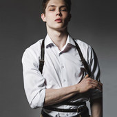 男士 饰肩带显大性感胸带拍摄酒吧男模道具皮革金属情趣诱惑派对 装