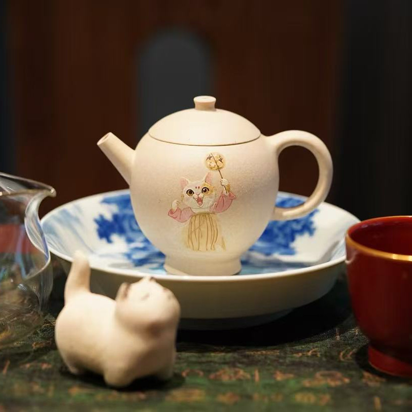 蜜糖紫砂｜原矿白玉段泥怀香壶 130ml 瓜几拉猫咪轻罗小扇扑流萤