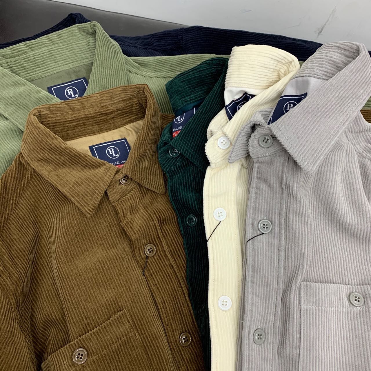 阿美咔叽 重磅厚实灯芯绒衬衫试衣间U家同款男女秋冬加厚宽松外套