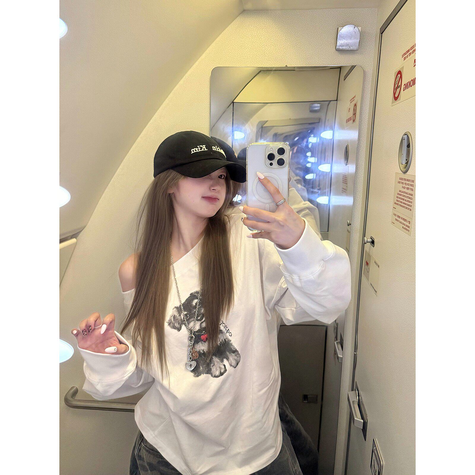 春秋季萌趣小狗卡通印花斜肩长袖T恤卫衣女百搭慵懒宽松白色上衣