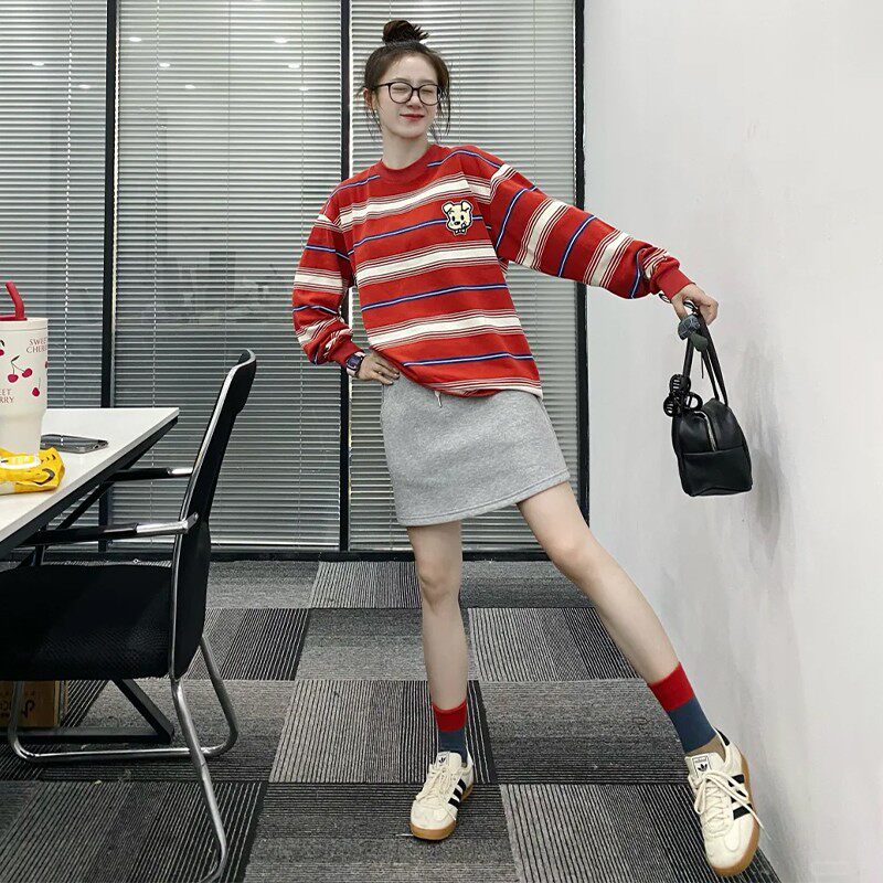 2025春秋季新款复古风小狗长袖卫衣女撞色条纹设计感显瘦纯棉上衣
