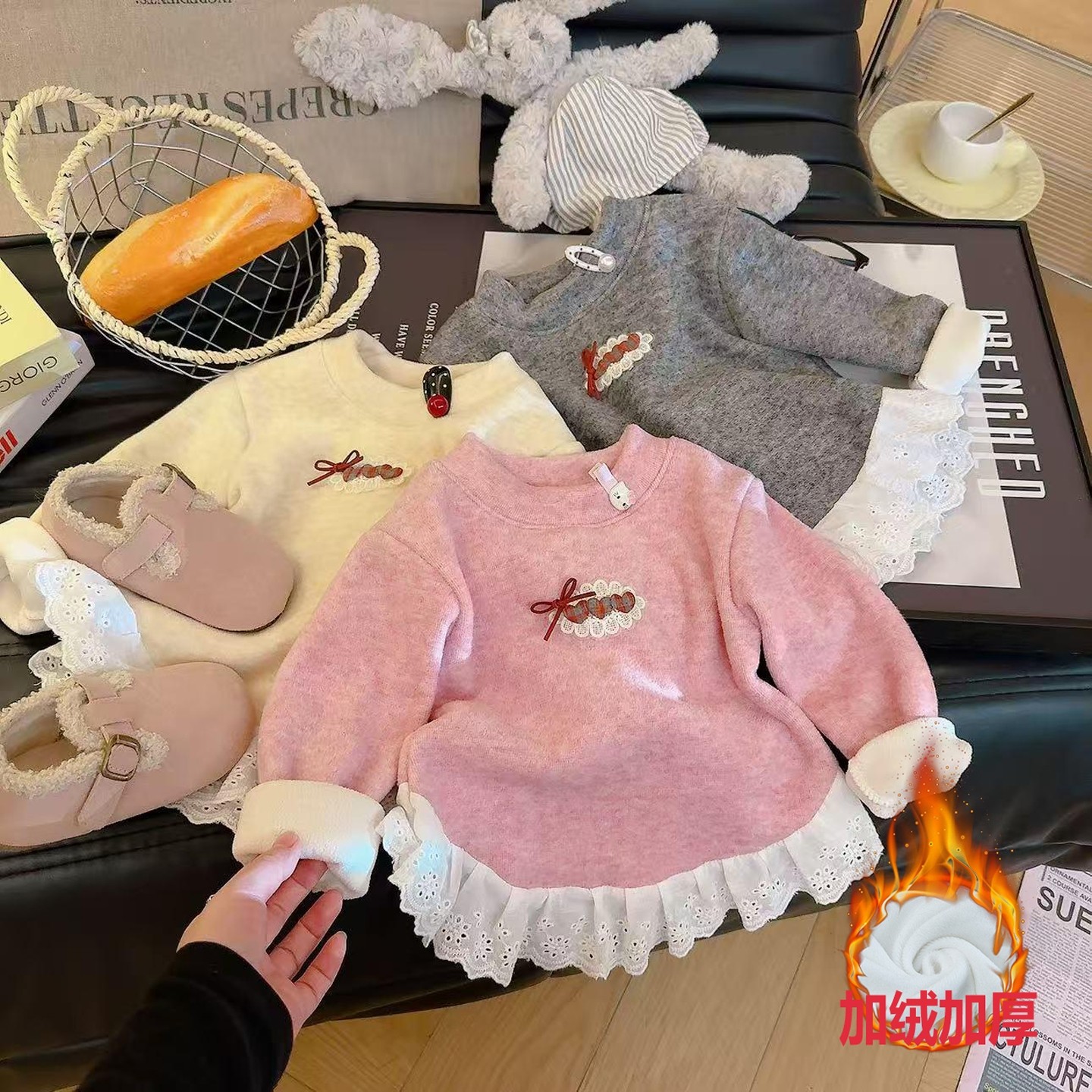 女童加绒长袖打底衫韩版冬季花边蕾丝拼接一体绒加厚保暖百搭上衣
