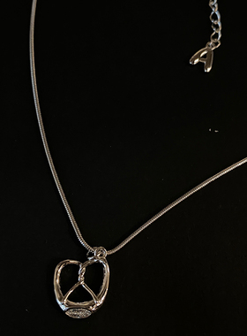 XTASTE Alfir 面包家族系列牛角包碱水结吊坠项链925纯银原创锁骨