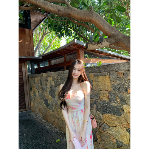 ke7en 有胸线的褶皱仙女抹胸裙女法式复古碎花显瘦度假风连衣裙子