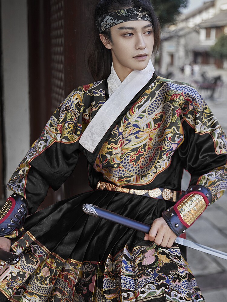 MO QIANYAN [XIA KE XING] FEIYU 정장 남성 명나라 제작 스티커  원본 HANFU 모조 메이크업 꽃 직조 골드 비 골동품 의상