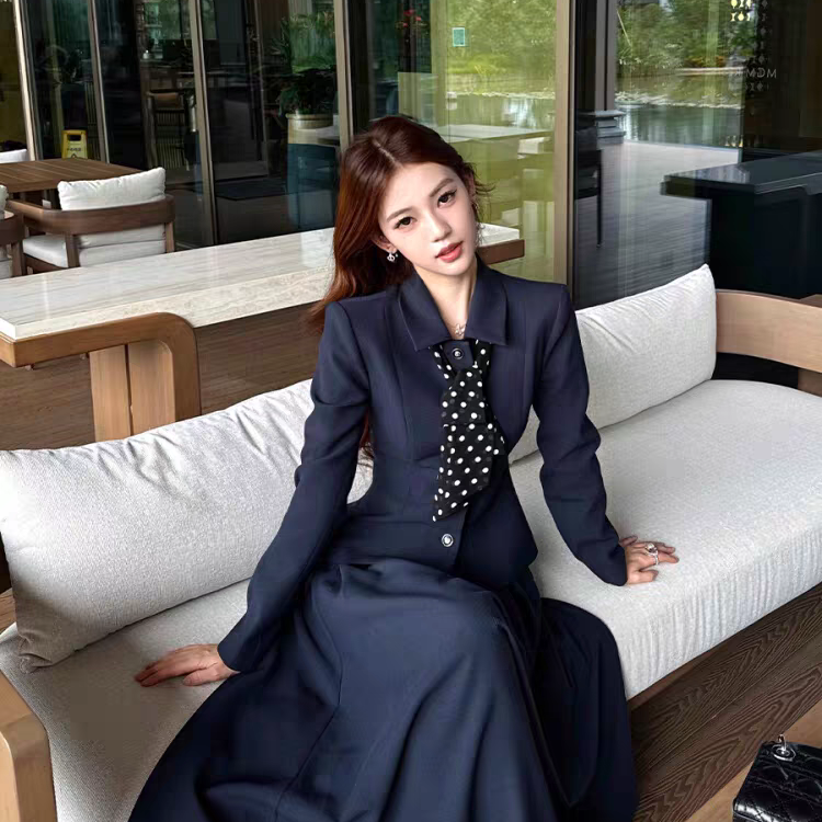 斯嘉丽的猫2025秋新款气质西装套装职场长袖上衣外套半身裙两件套,女装/女士精品,时尚套装,淘宝优惠券,粉丝福利购,淘宝优惠卷