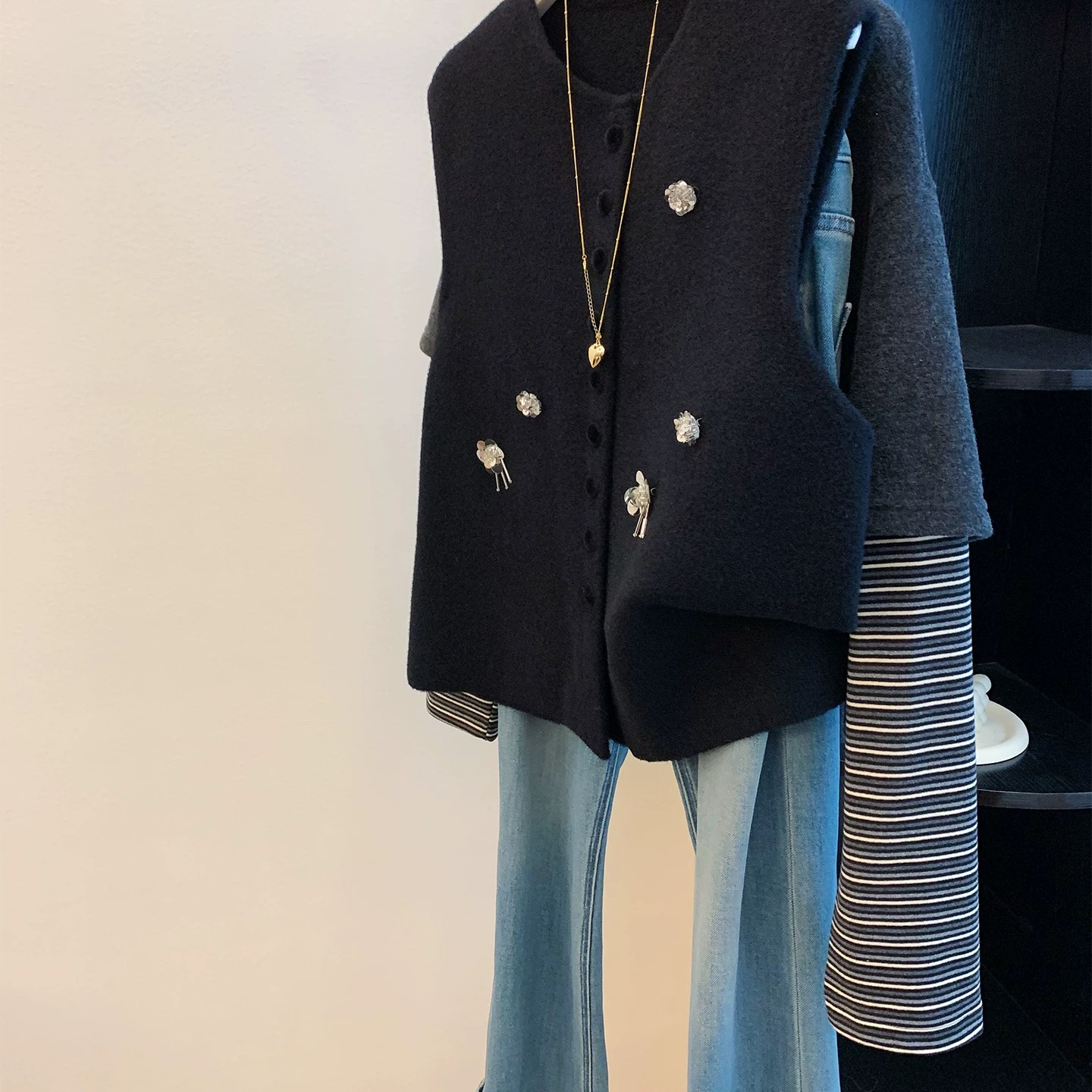 黑色小香风毛呢马甲女秋冬高级感坎肩外套叠穿无袖马夹上衣小个子,女装/女士精品,毛针织衫,淘宝优惠券,粉丝福利购,淘宝优惠卷