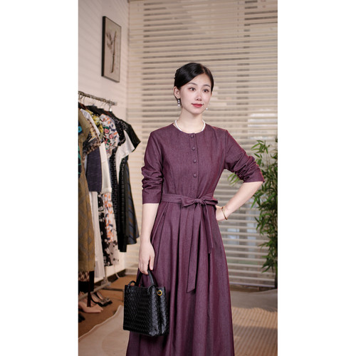 九分袖纯色连衣裙紫气东来25017