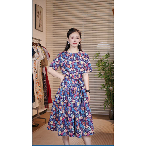 气质时尚油墨花连衣裙花海