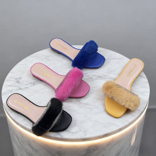 夏季新款平底女拖鞋女士凉拖一字拖钻面毛毛拖Slippers falt shoe