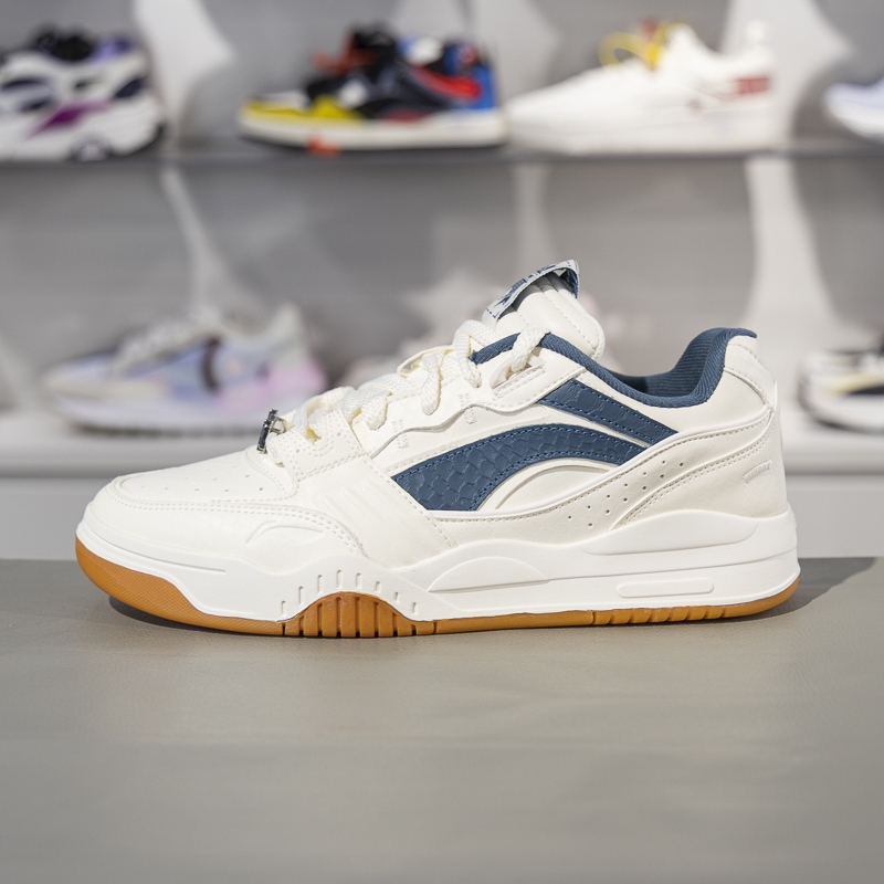 李宁车缝线系带男子低帮休闲鞋