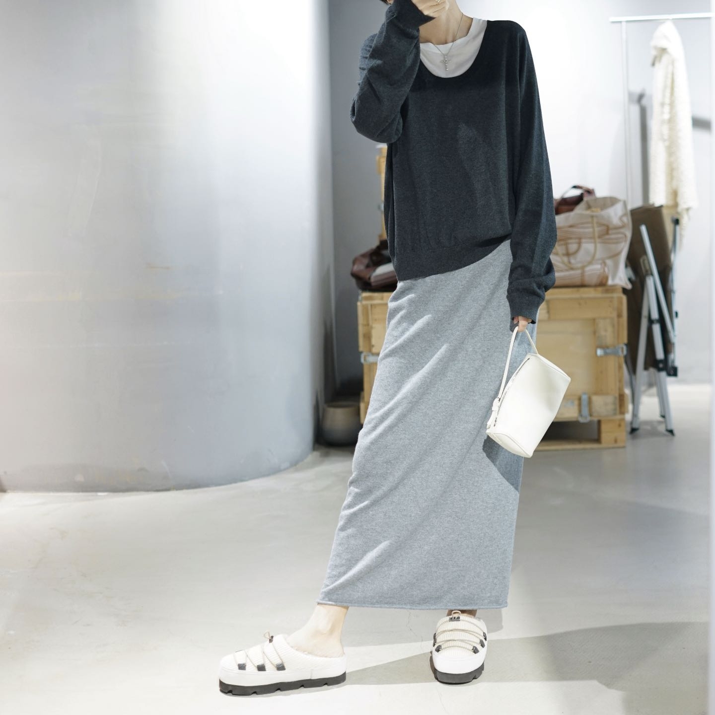 落肩宽松大圆领薄款针织上衣