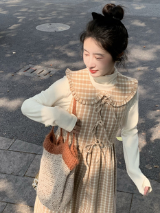 草草的Molly 复古大翻领蝴蝶结背心连衣裙秋冬少女感毛呢格子长裙