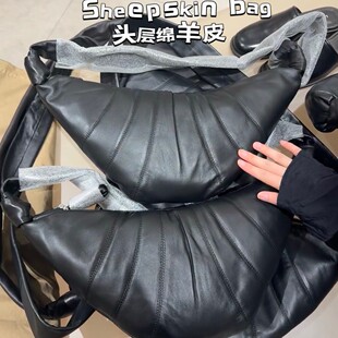 LE跨境绵羊皮牛角包外贸爆款真皮单肩斜跨包可颂包腋下羊角包批发