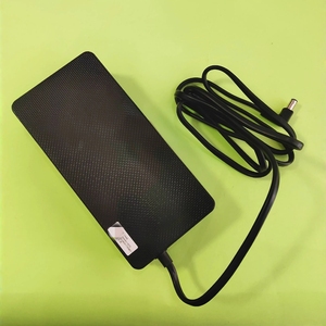 三星S32BG754NC显示器电源适配器 140W 20V 7A 电源线A14020-BPN