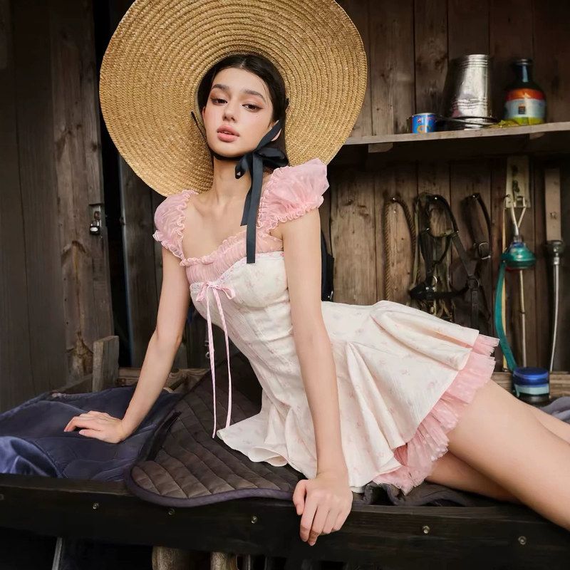 法式甜美风印花拼接蕾丝收腰露背