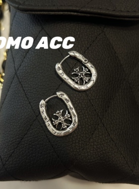 193自制银色潮酷做旧印花十字耳饰