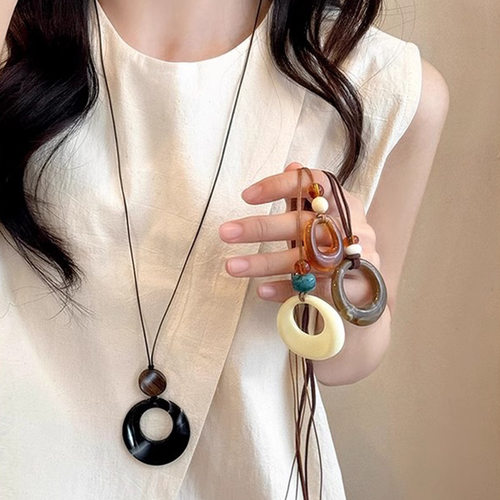 圆环吊坠黑绳长款项链女简约百搭高级感毛衣链秋冬小众卫衣链配饰