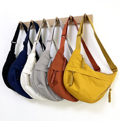 日系简约休闲轻便饺子包