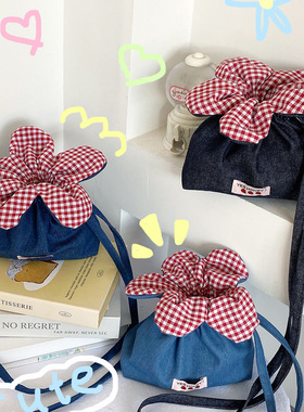 可爱牛仔小花斜挎包韩系小清新单肩斜挎两用束口包休闲遛弯手机包