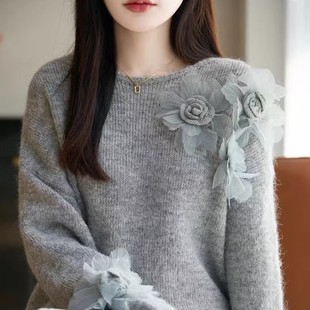 慵懒风立体花朵圆领针织衫 女秋冬宽松套头毛衣打底衫