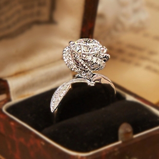 正品 莫桑石钻戒玫瑰花苞925纯银镀白金定制求婚群镶婚戒商场同款