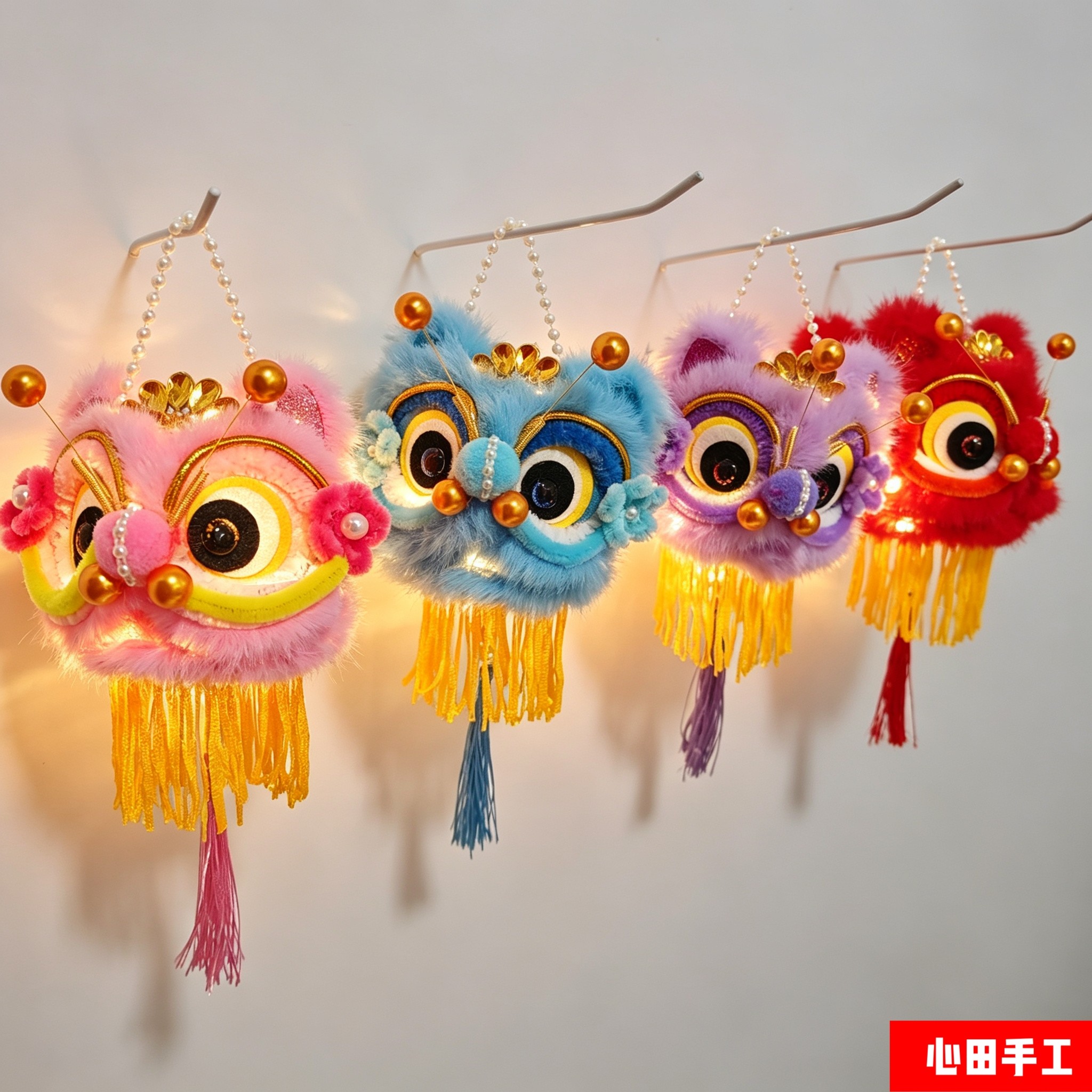 中秋节国庆醒狮花灯挂件发光毛绒醒狮挂件春节装饰品挂件图片