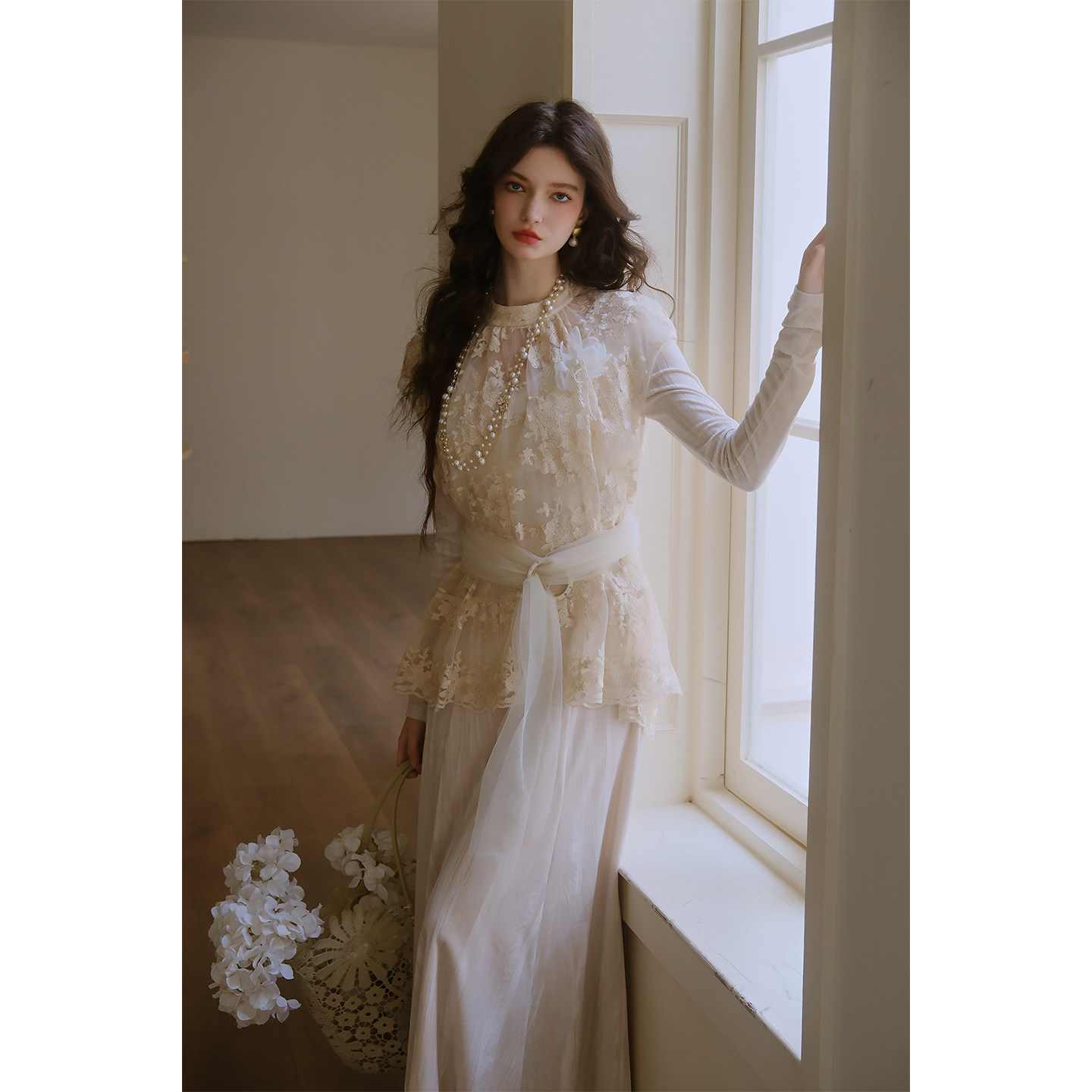 彼得潘大叔《特蕾莎》新中式蕾丝面料罩衫舒适亲肤修身连衣裙