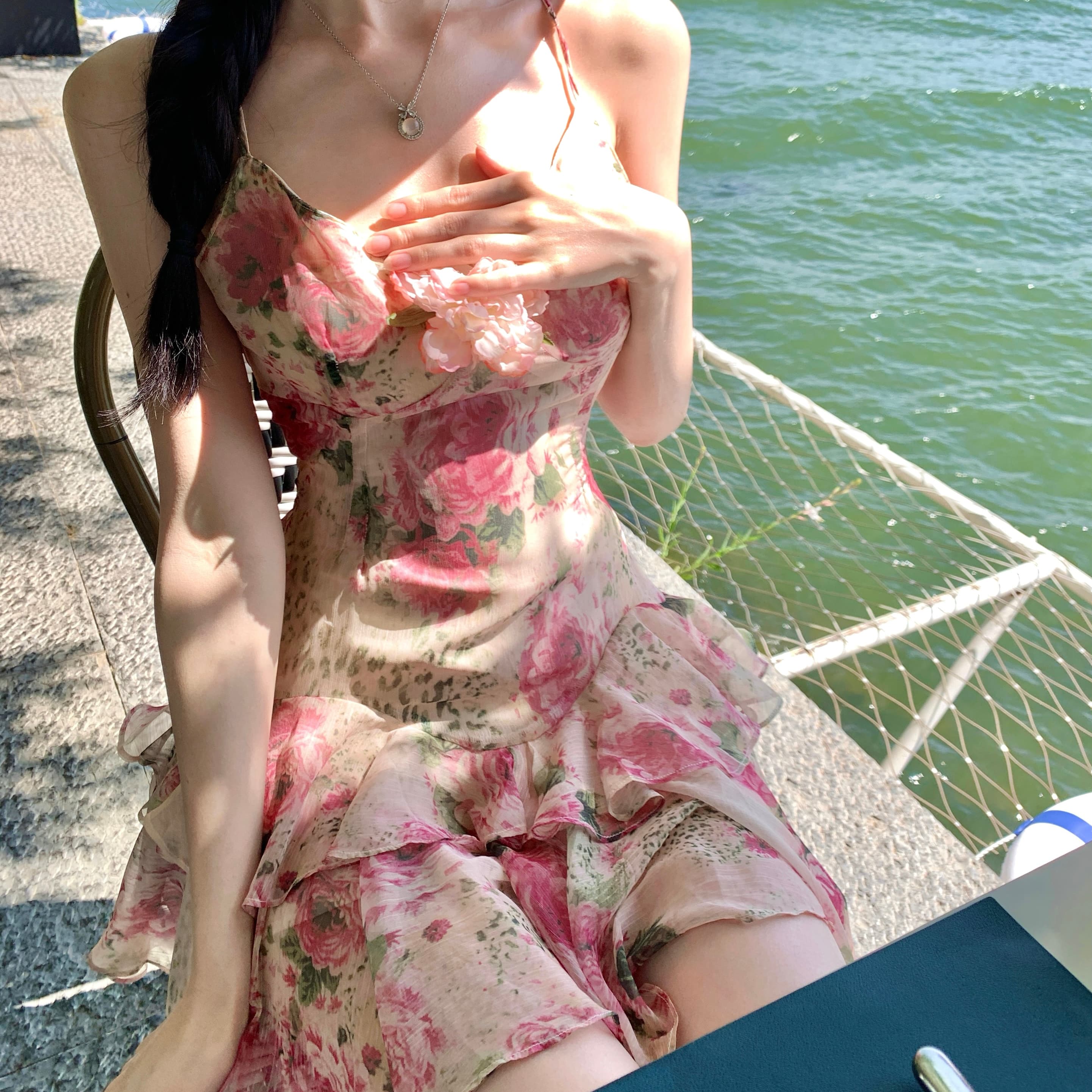 法式夏季新款碎花雪纺V领吊带连衣裙海边度假风漂亮收腰短裙子