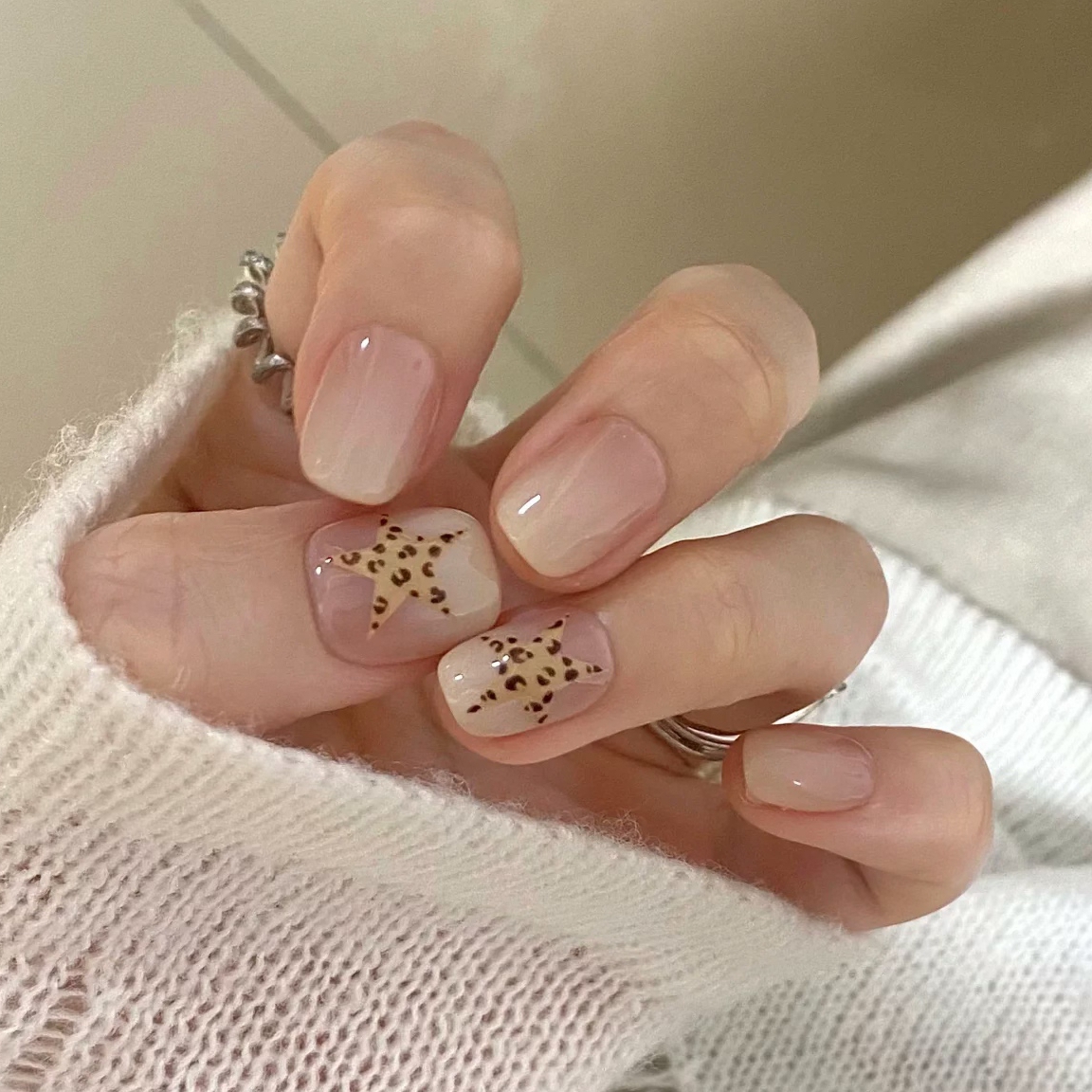 奶白豹纹短甲初秋氛围感穿戴甲片