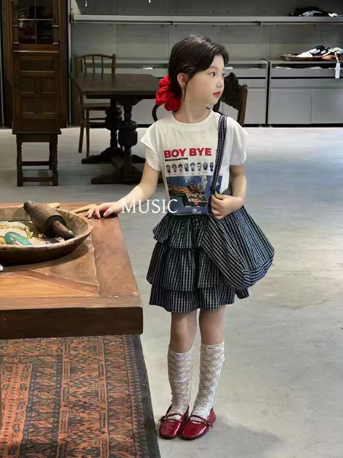 木莎女童夏季美式复古套装新款大童短袖t恤格子蛋糕半身裙三件套