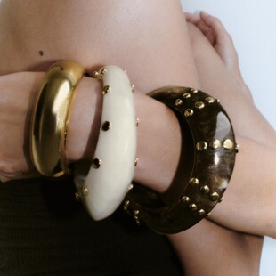 异形撞色手环饰品 zara同款 2025夸张大款 铆钉树脂手镯